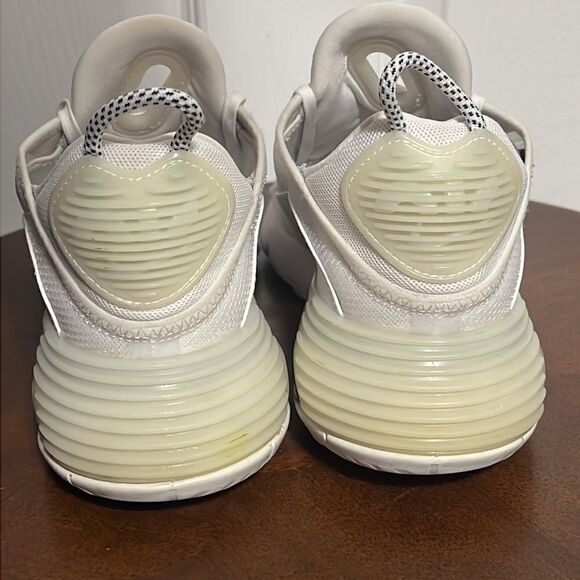 🔥 NIKE AIR MAX 2090 Women’s Running Shoes White/Opaque - Sz 9 - Good Condition - Picture 5 of 12